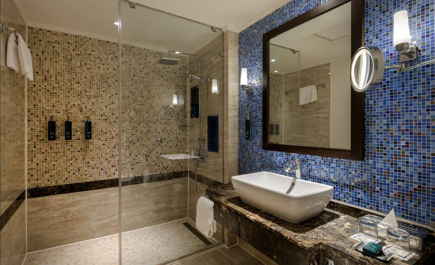 rooms-deluxe-room-garden-view