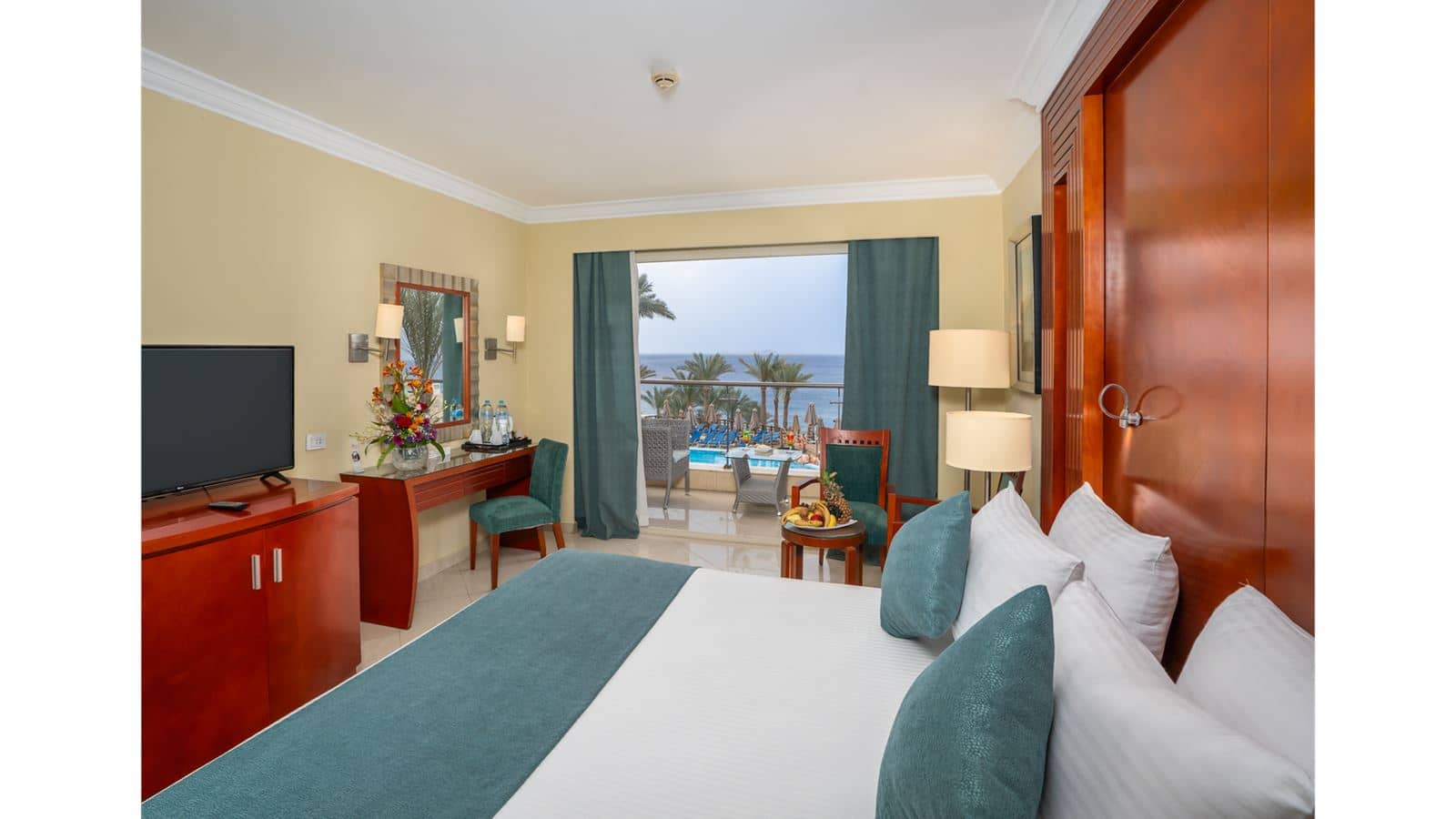 rooms-deluxe-room