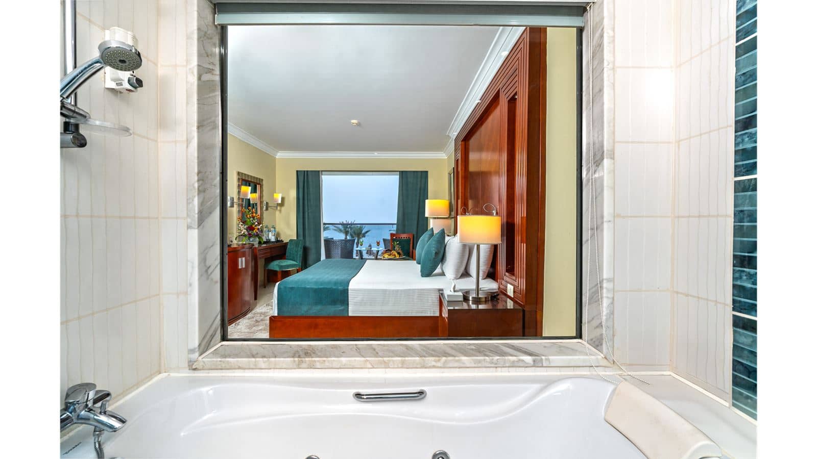 rooms-deluxe-room