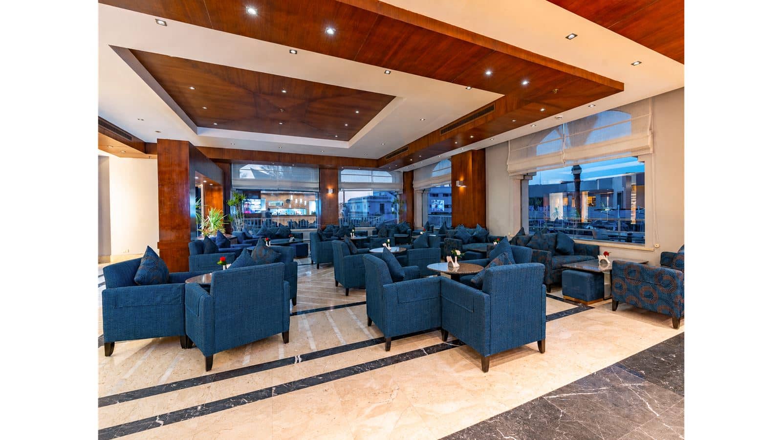 bars-your-bar--lobby-bar