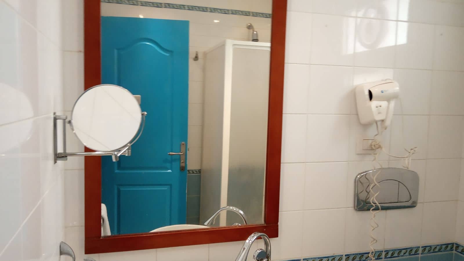 rooms-deluxe-rooms