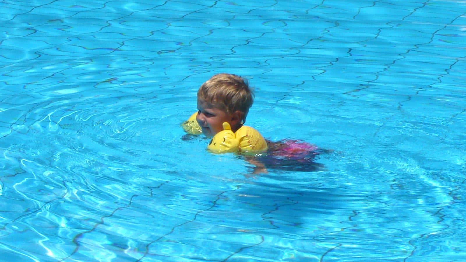 pools-outdoor-childrens-pool