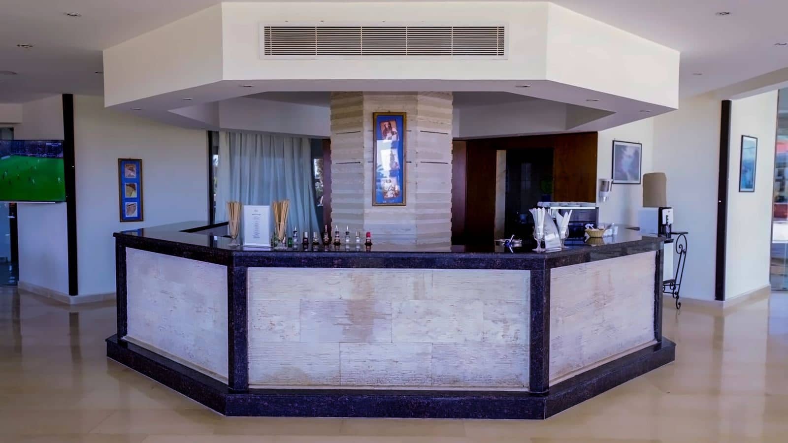 bars-omar-elshrief-lobby-bar