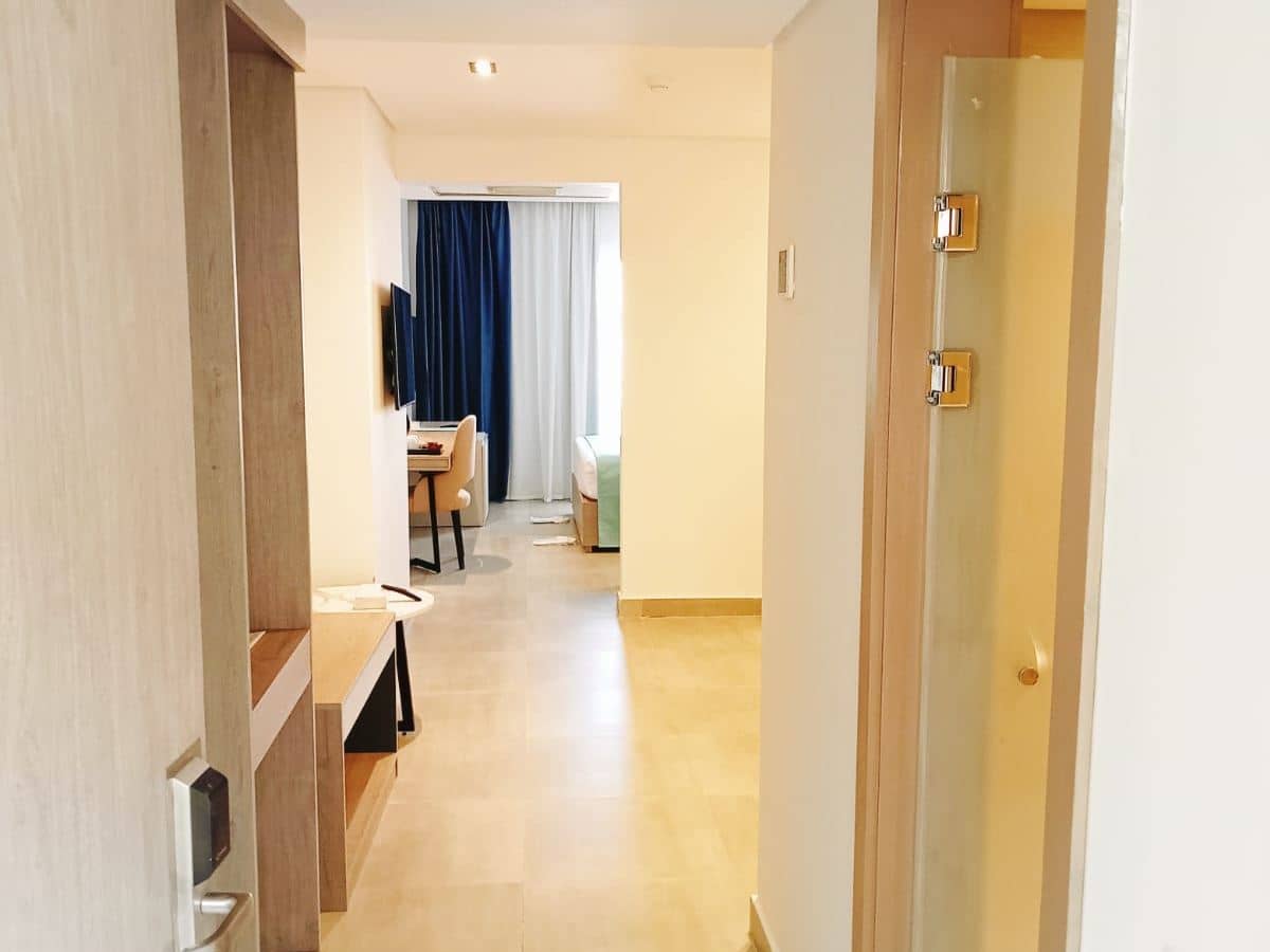 rooms-family-bunk-bed-pool-view