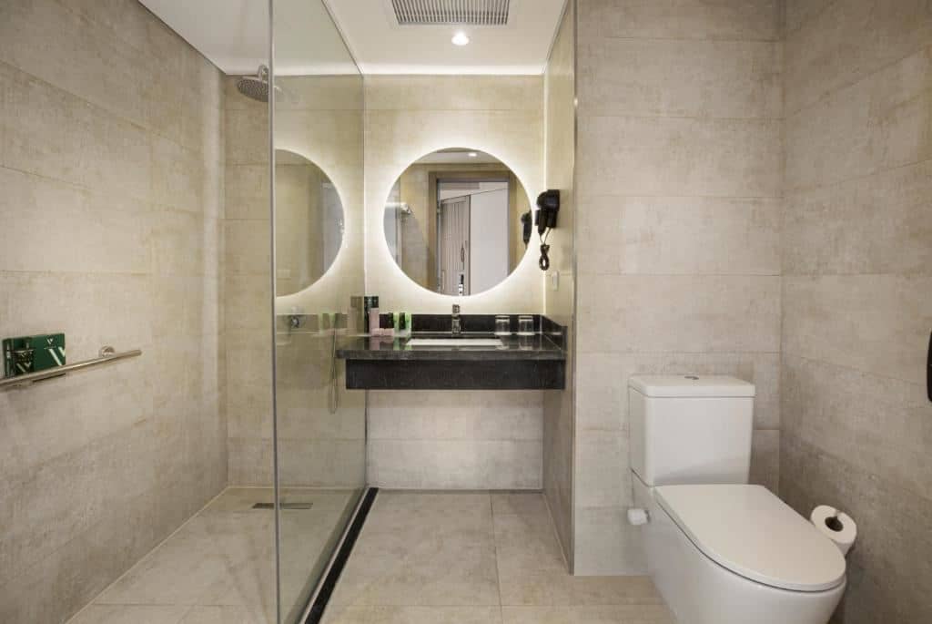 rooms-deluxe-family-room-sv