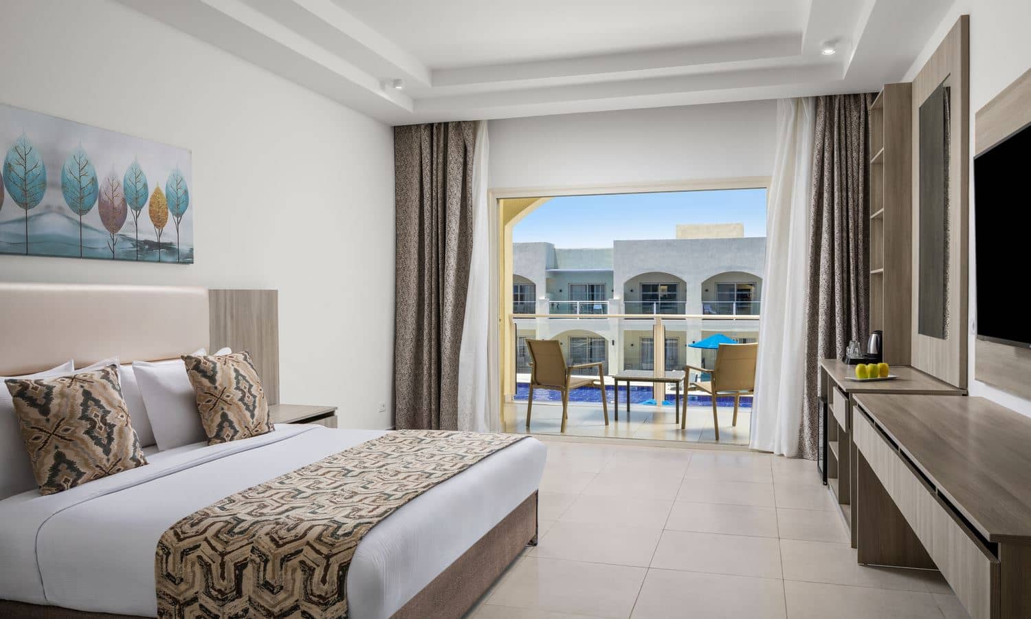rooms-family-2-connected-rooms-pool-view