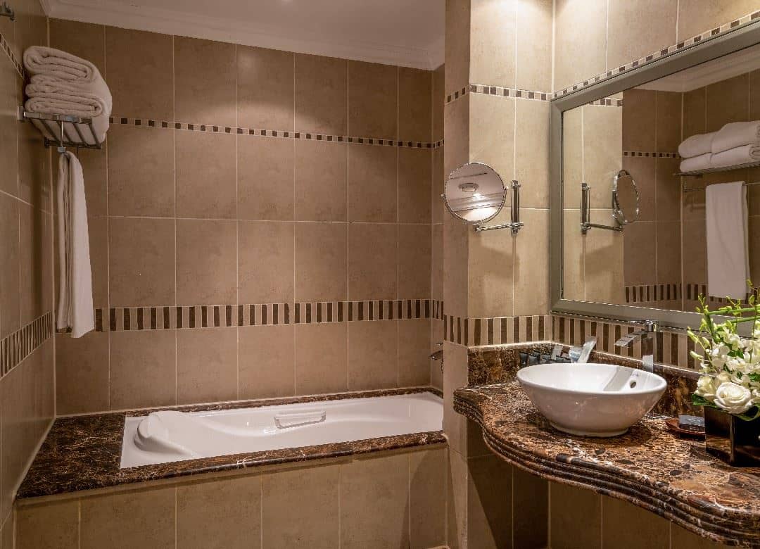 rooms-superior-room