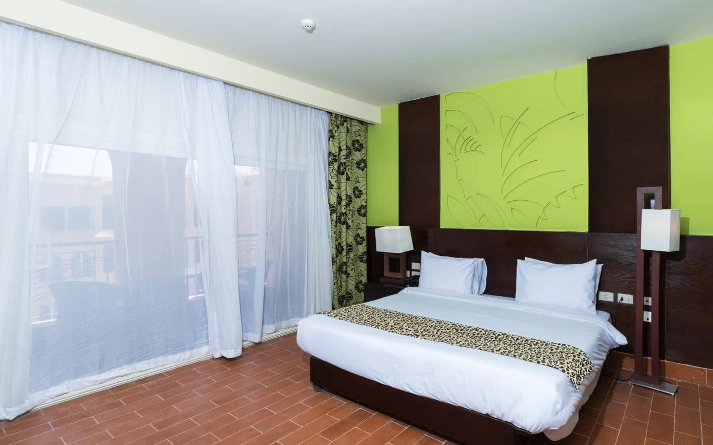 rooms-deluxe-room-garden-view