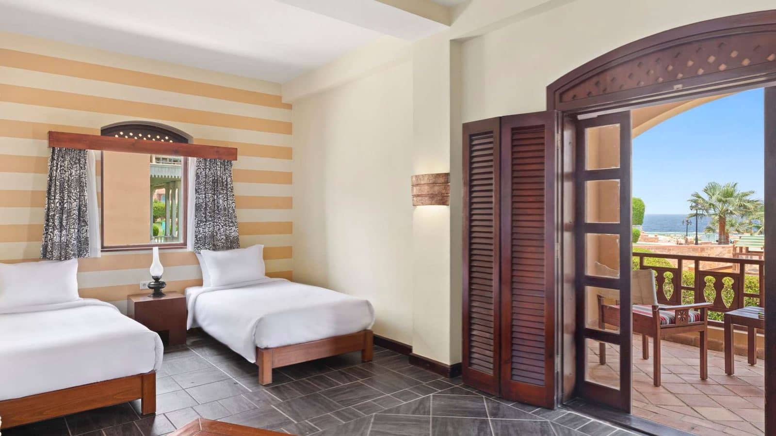 rooms-superior-partial-sea