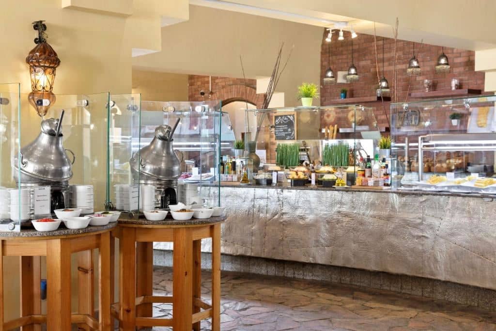restaurants-restaurants