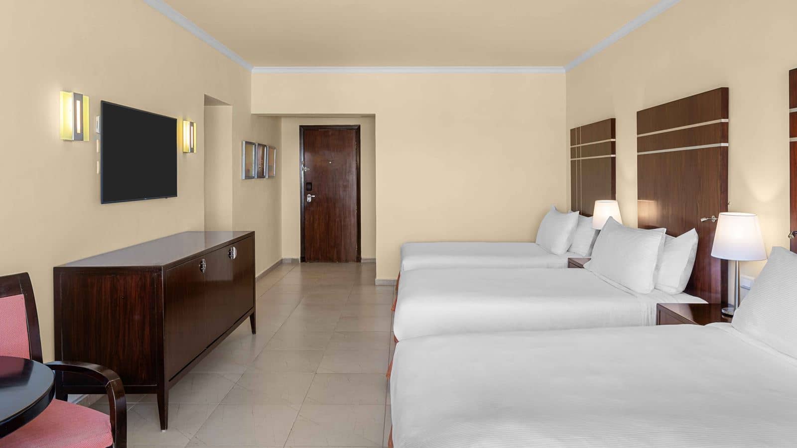 rooms-mountainside-deluxe-room-pool-view