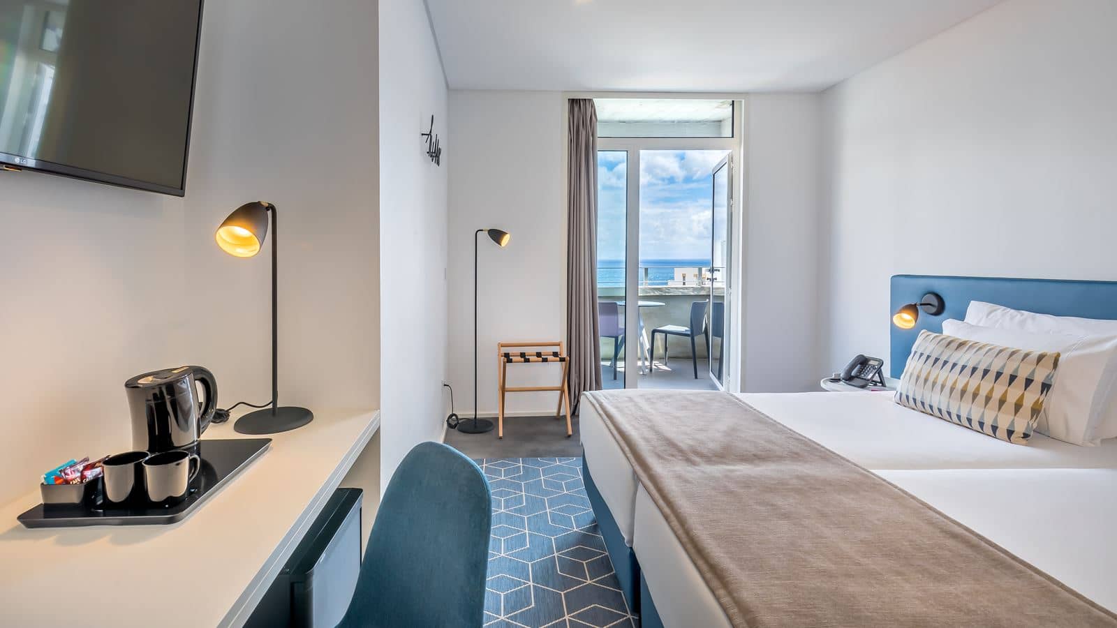 rooms-double-side-sea-view-room-balcony-or-terrace