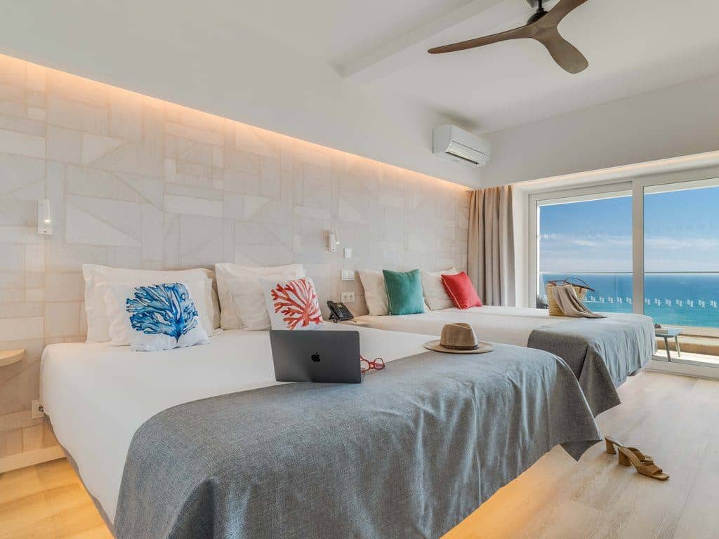 rooms-fo--family-superior-sea-view