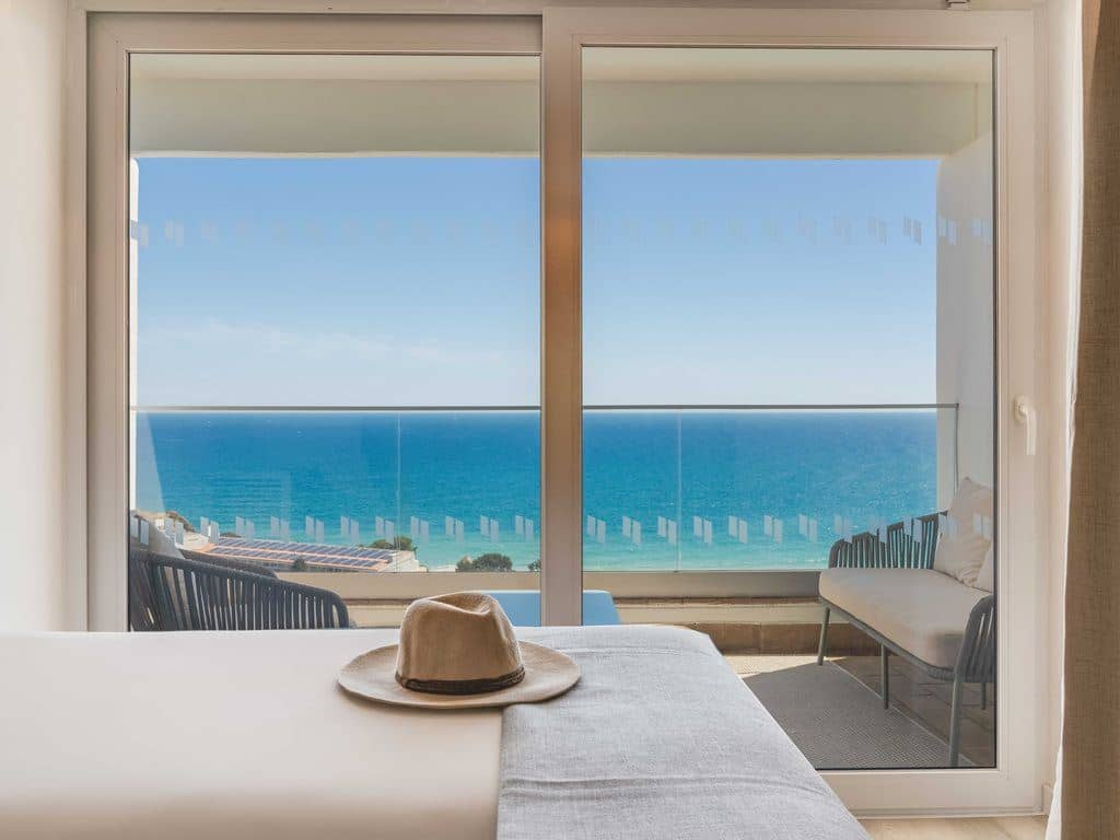 rooms-fo--family-superior-sea-view