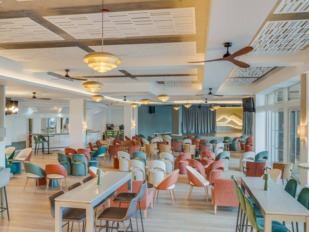 bars-coral-pool-bar