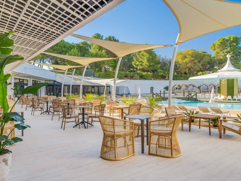 bars-coral-pool-bar