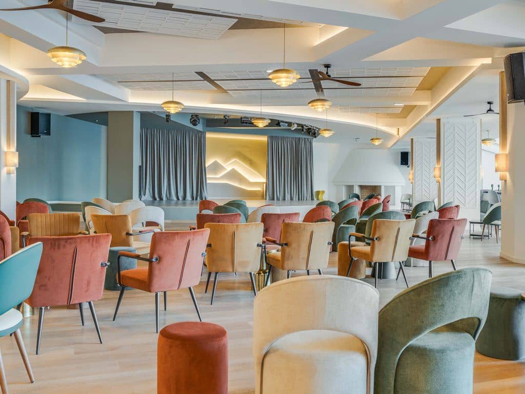 bars-coral-pool-bar