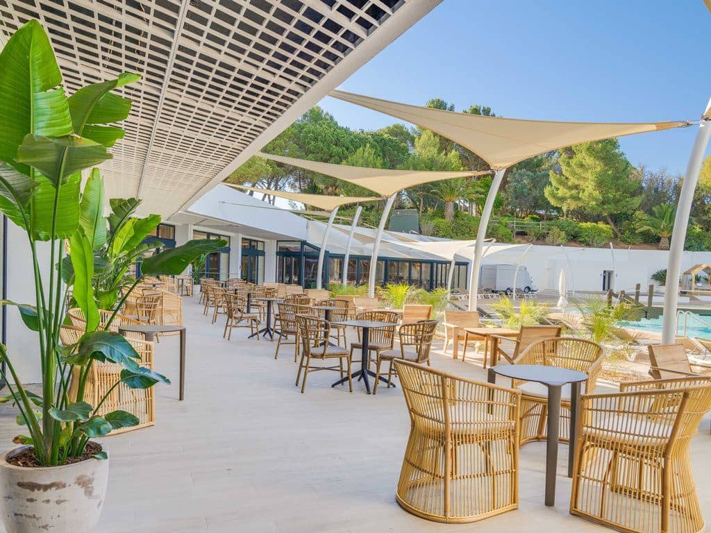 bars-coral-pool-bar