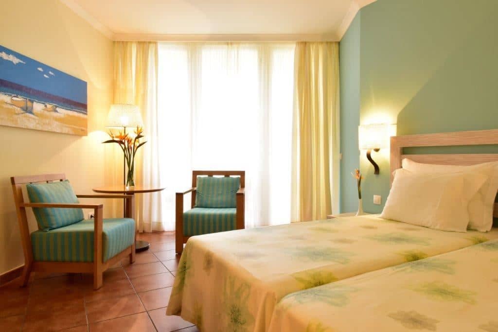 rooms-dv--deluxe-frontal-sea-view