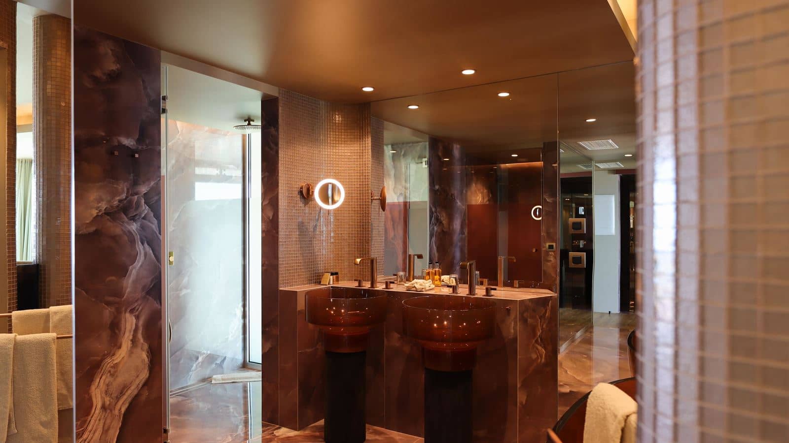 rooms-deluxe-junior-suite-sea-view-with-balcony-or-terrace