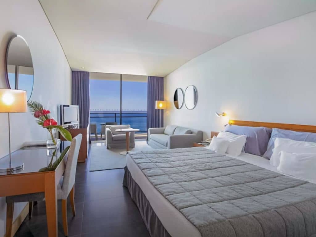 rooms-ds--dbl-superior-front-sea-view