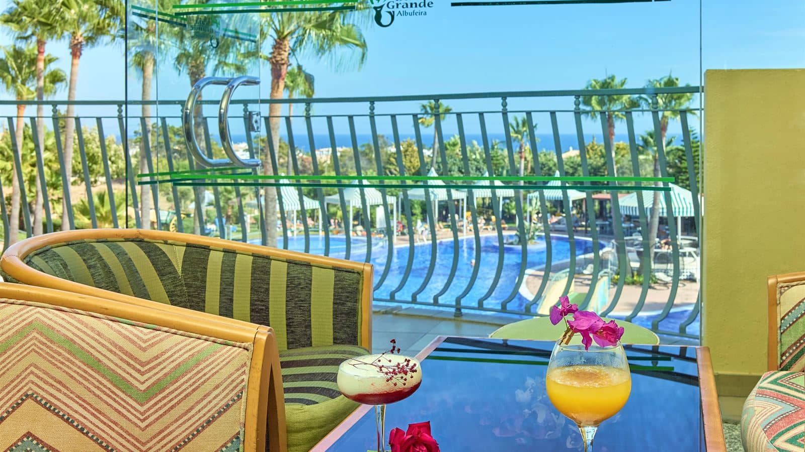 bars-piano-bar