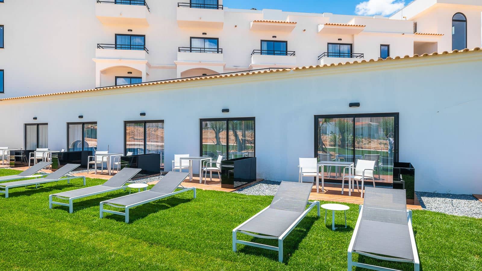 rooms-premium-room-garden-view