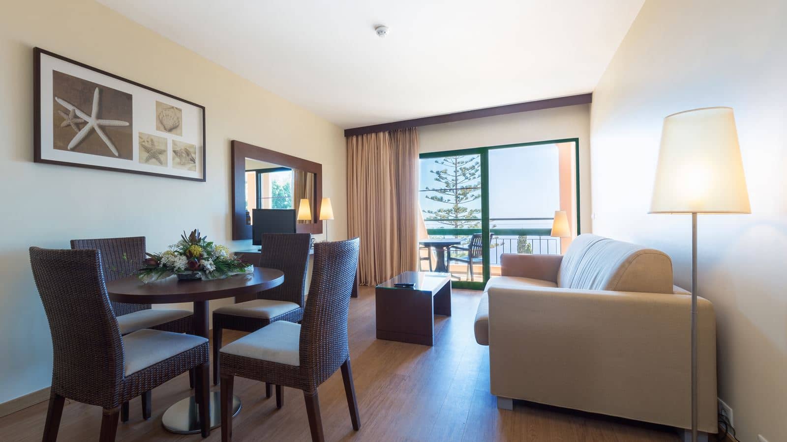 rooms-one-bedroom-club-apartment-garden-view
