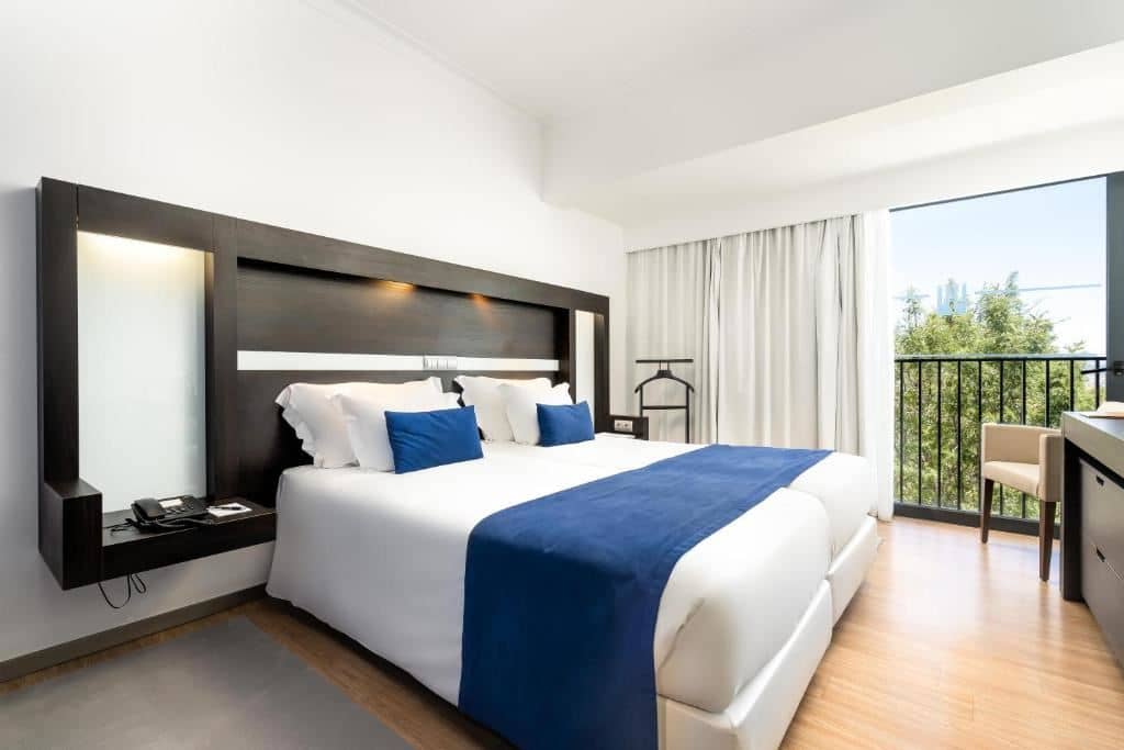 rooms-db--double-standard-land-view