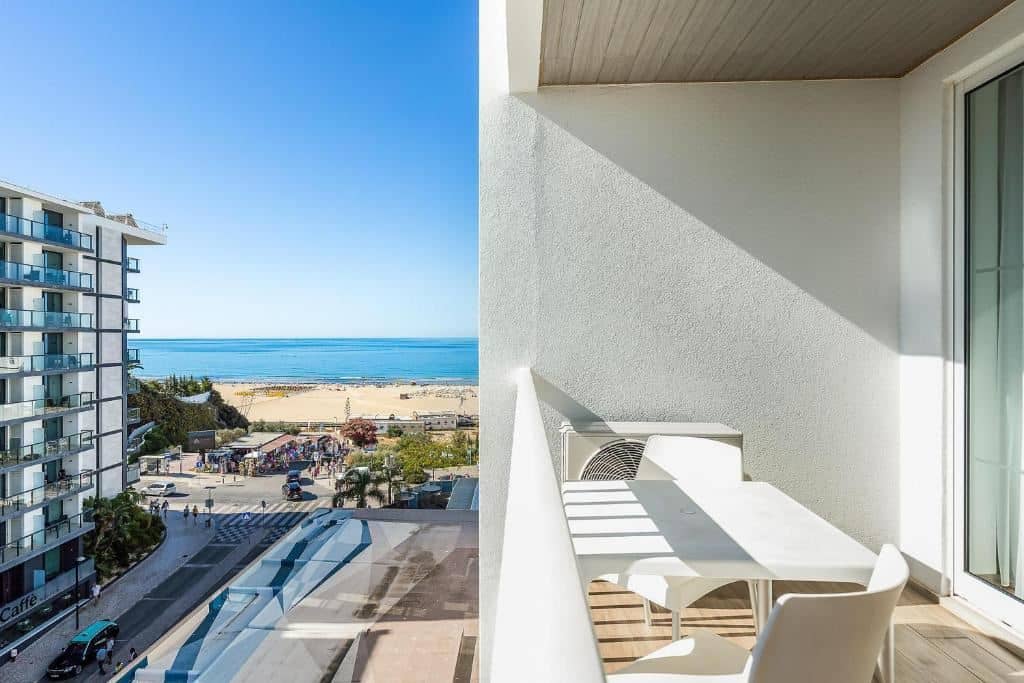 rooms-dl--double-superior-side-sea-view