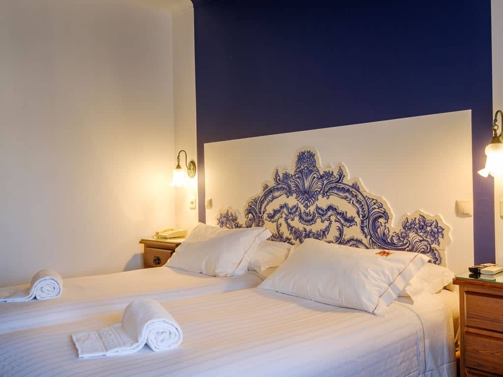 rooms-pd--clasic-pool-viewgarden-view