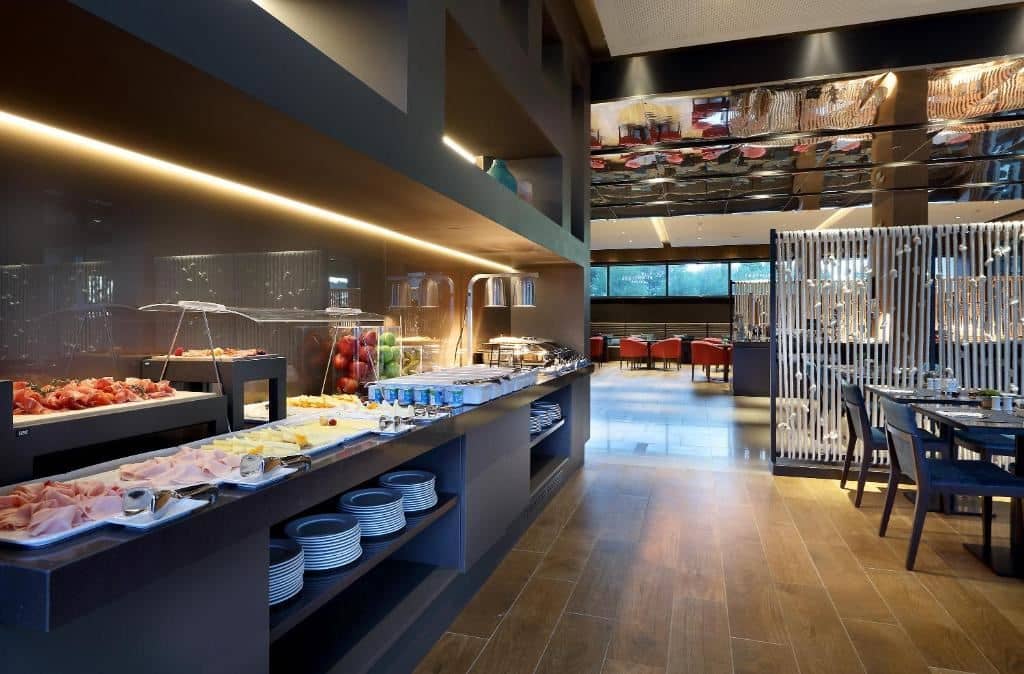 restaurants-restaurants