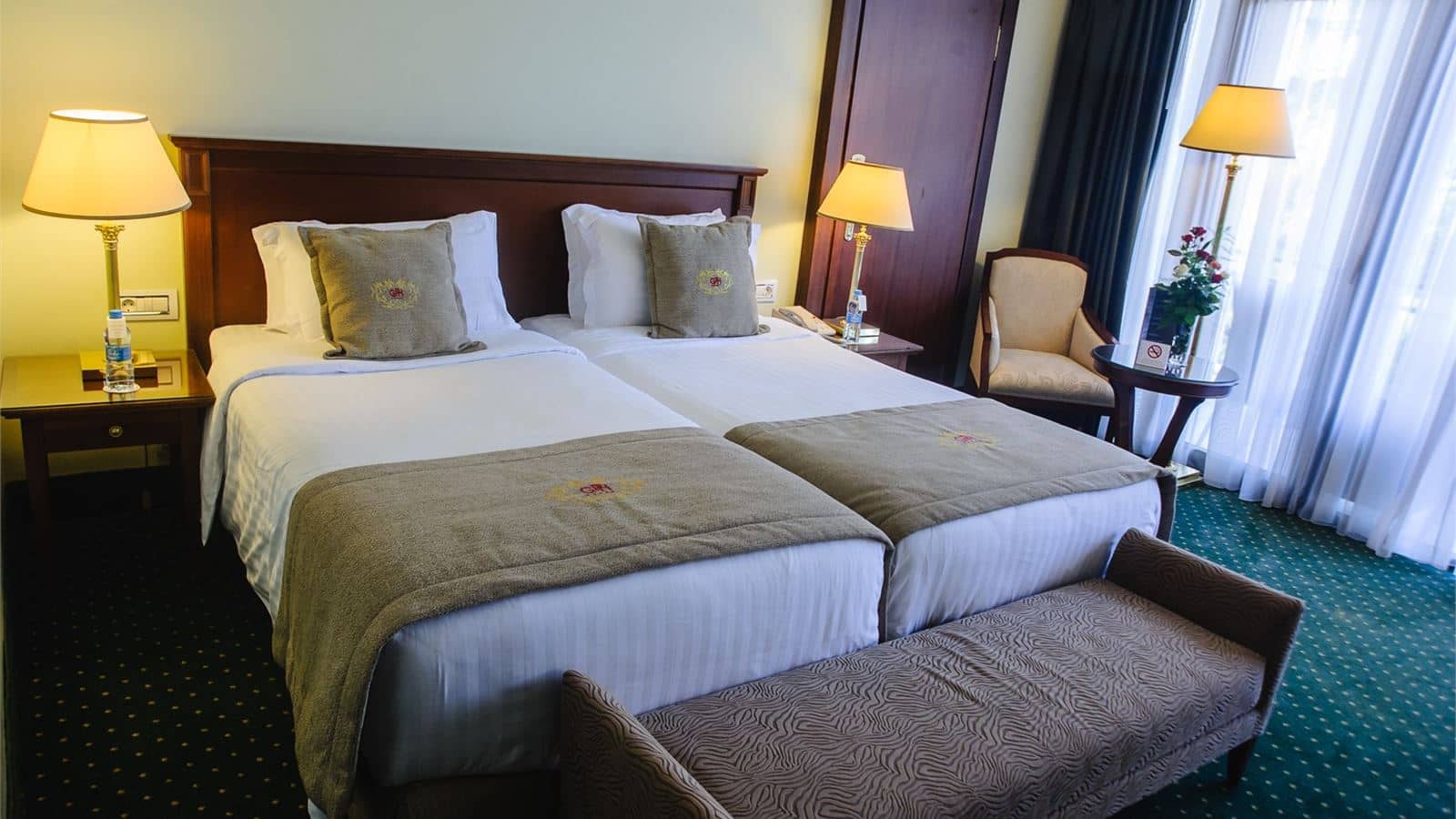 rooms-dbltwin-room