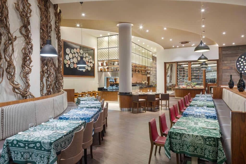 restaurants-restaurant