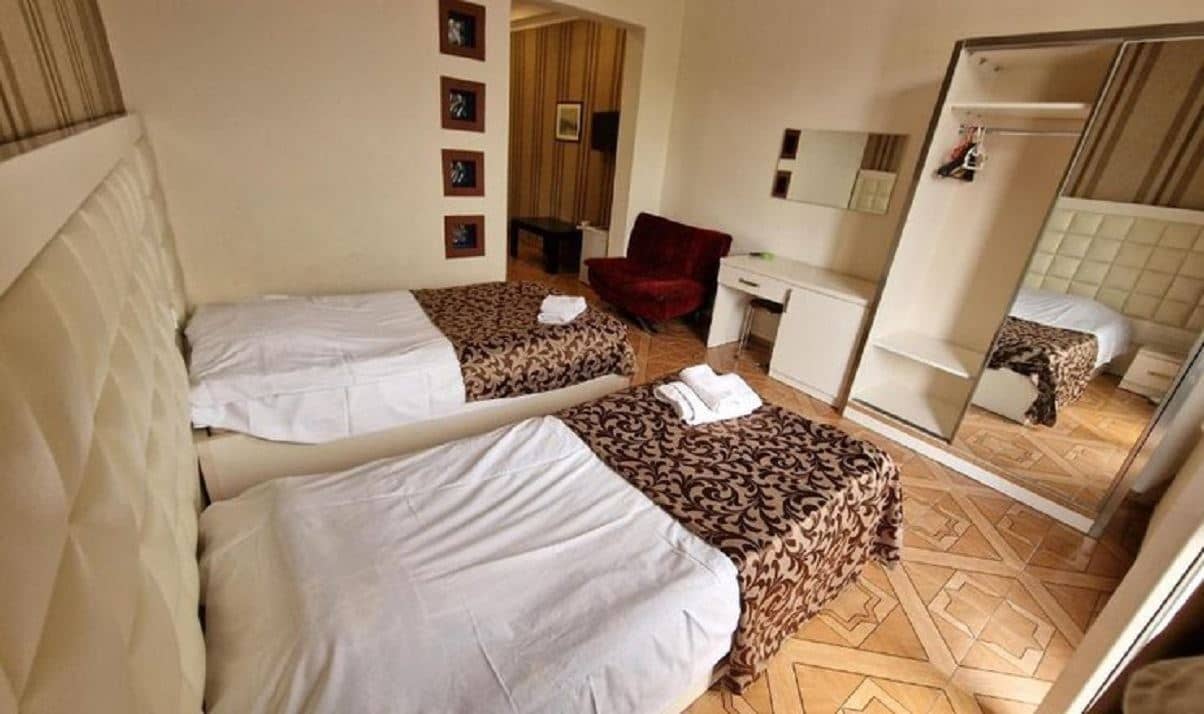 rooms-family-room