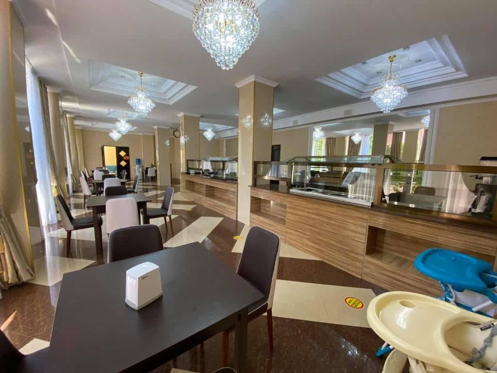 restaurants-restaurant