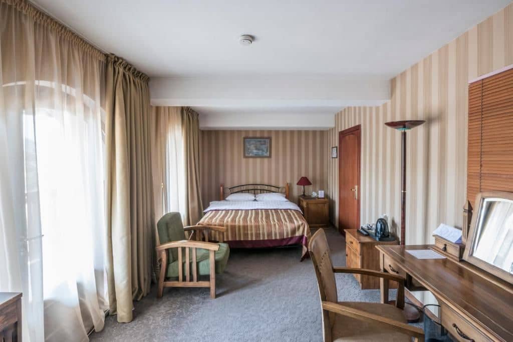 rooms-room-superior-singl