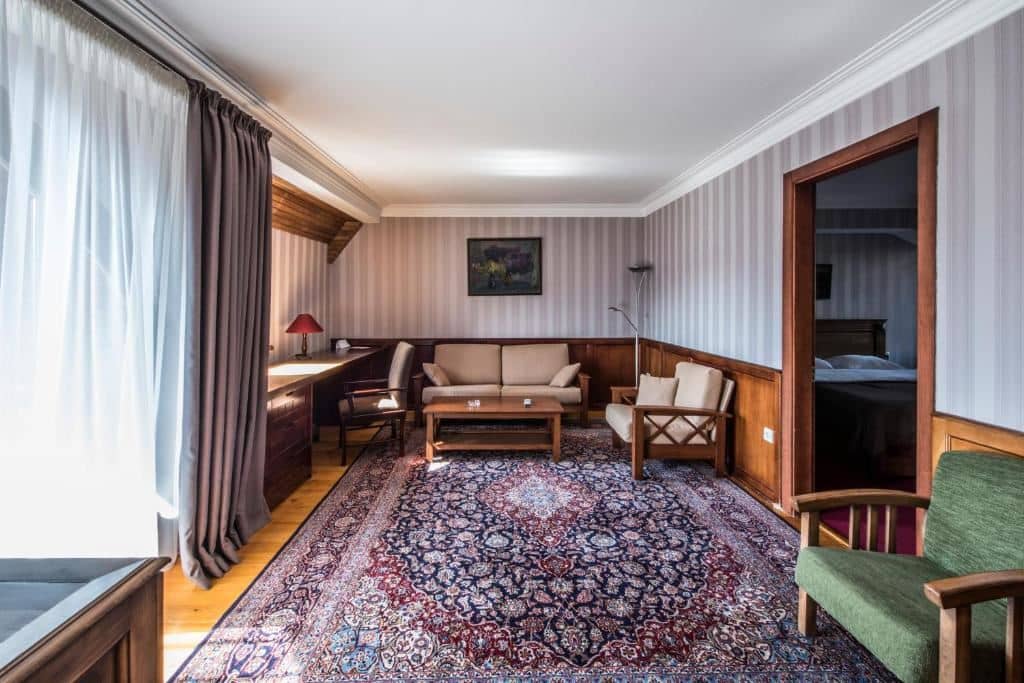 rooms-apartments