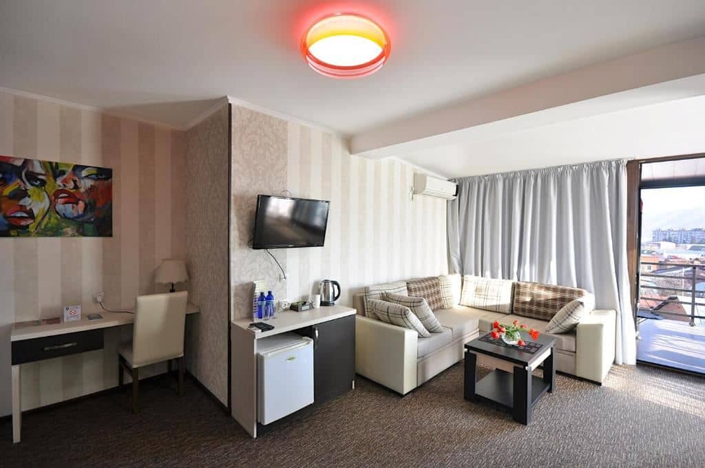rooms-studio-room