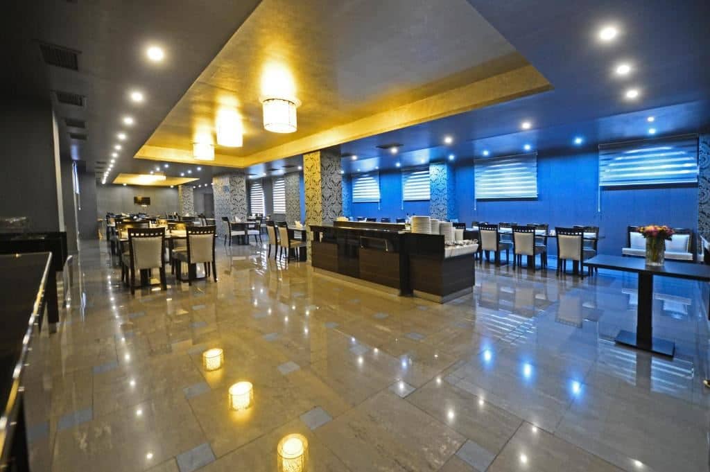 restaurants-restaurant