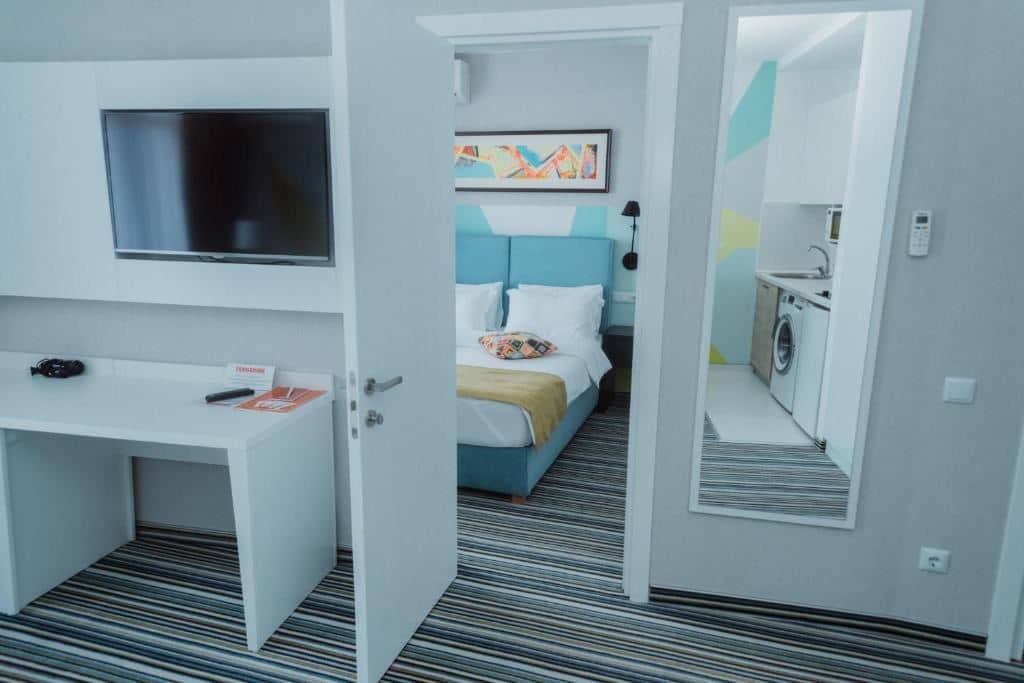 rooms-family-with-kitchenfamily-side-sea-view-and-kitchen