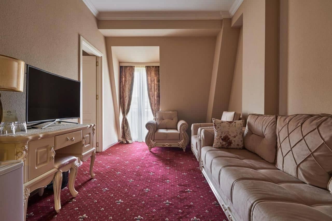rooms-suit-twobedroom