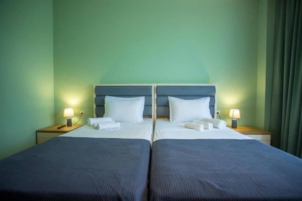 rooms-dbltwin-room
