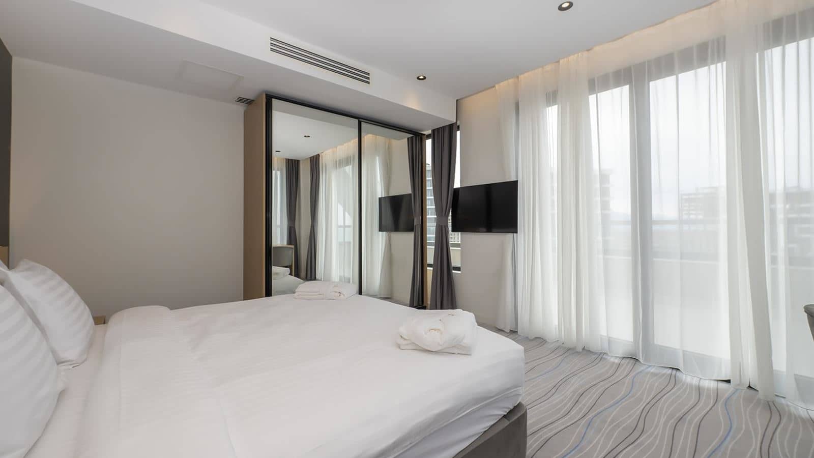 rooms-two-bedroom-deluxe