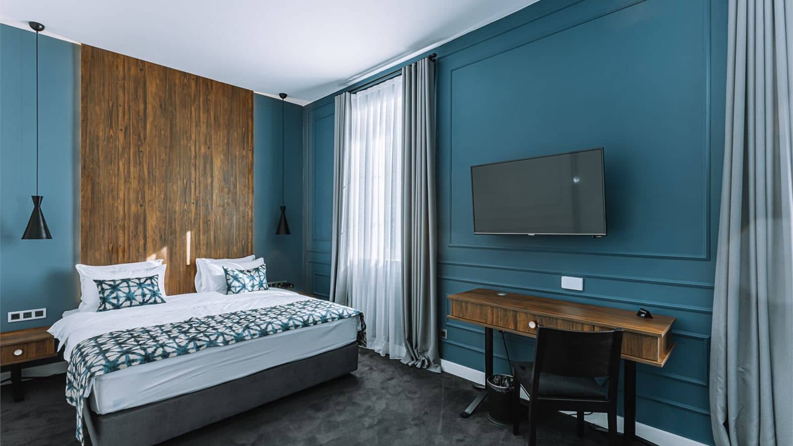 rooms-trpl-room
