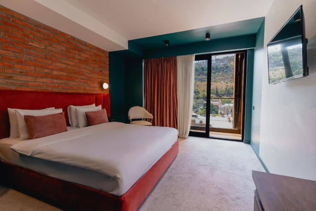 rooms-delux-dbl-with-balcony