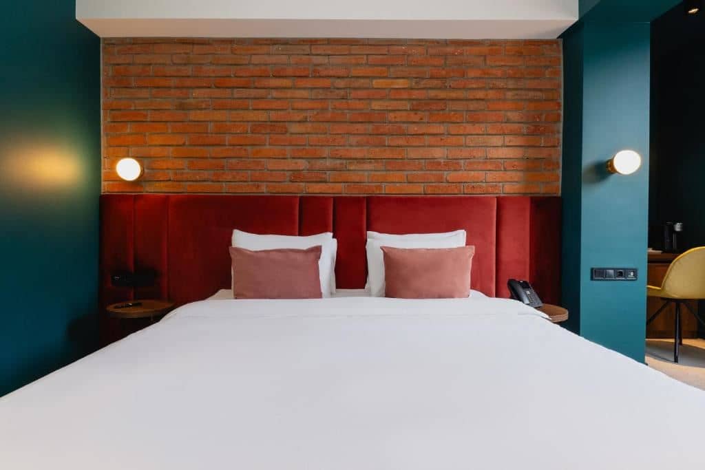 rooms-deluxe-dbl-mountain-view