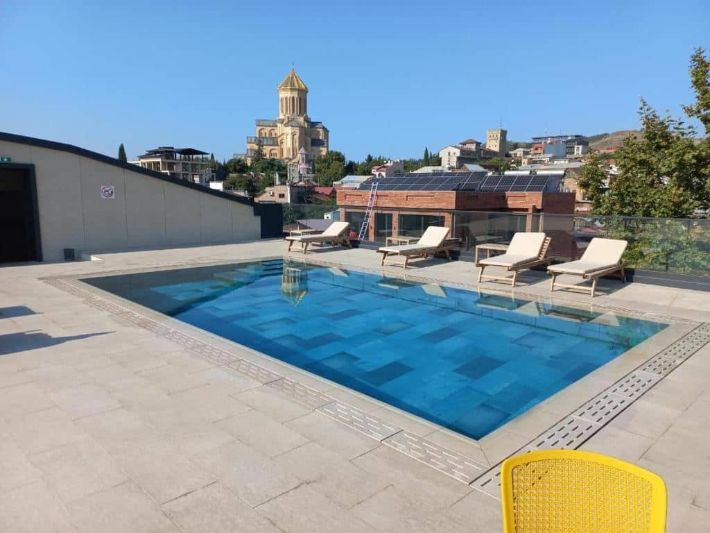 pools-outdoor-pool