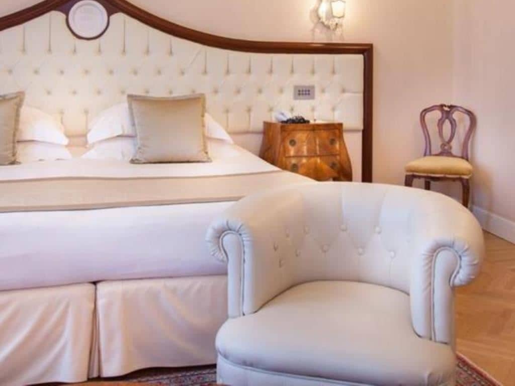 rooms-executive-room