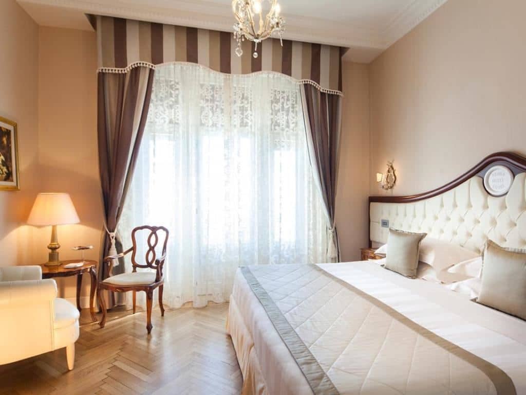 rooms-standard-room